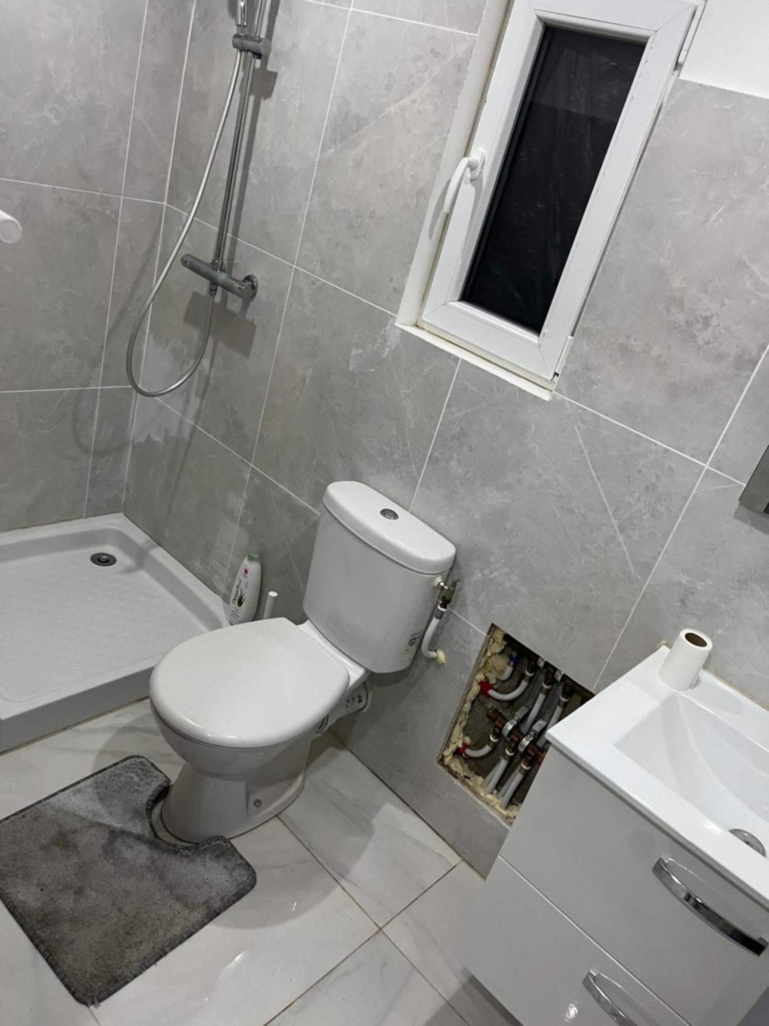 Appartement Calme Dans Villa Individuelle Bagnols-sur-Ceze Luaran gambar